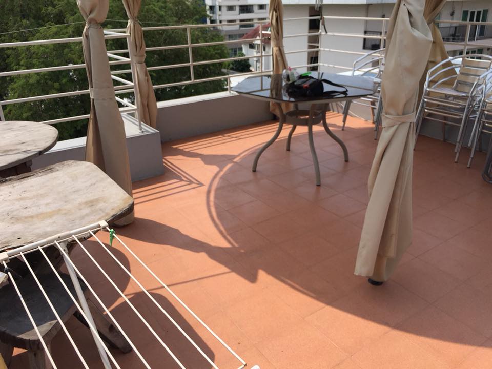 28058655_1697069560353861_3904510535452459333_n.jpg - ผลงานติดตั้งหญ้าเทียมจัดสวน ตกแต่งดาดฟ้า ซอยเอกมัย12 | https://landoncorp.com